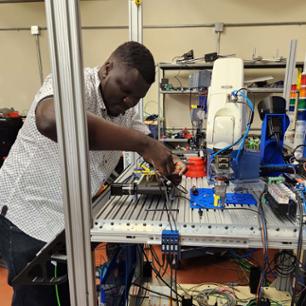 Manufacturing Engineering Technology Class