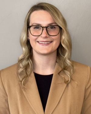 Photo of Ali Mann, D.O.