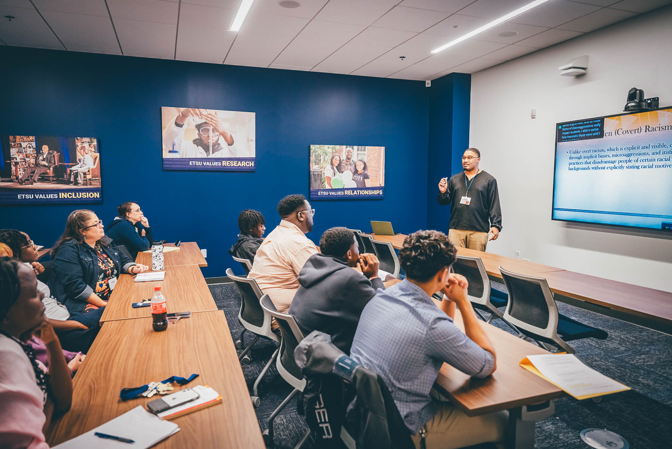 A full classroom during a concurrent session.