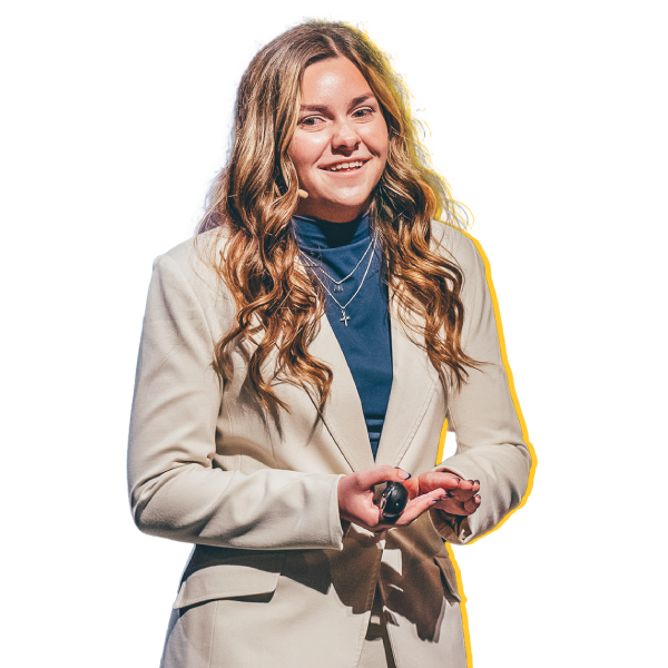 Skylar Middelsteadt presents onstage