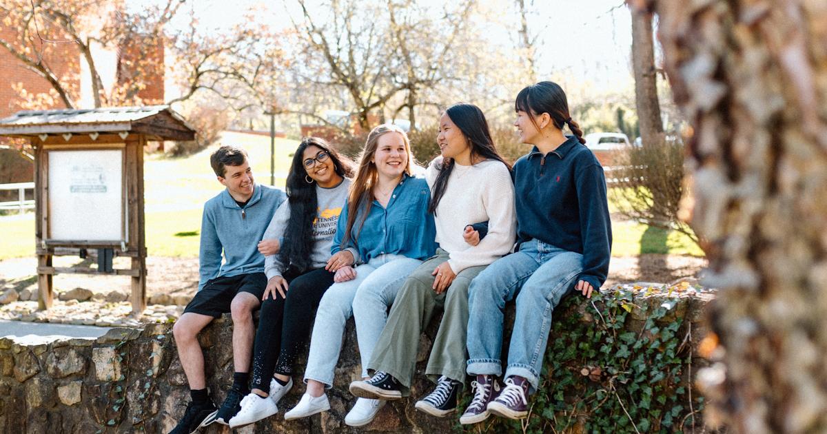 Diverse group of ETSU students hang out on campus