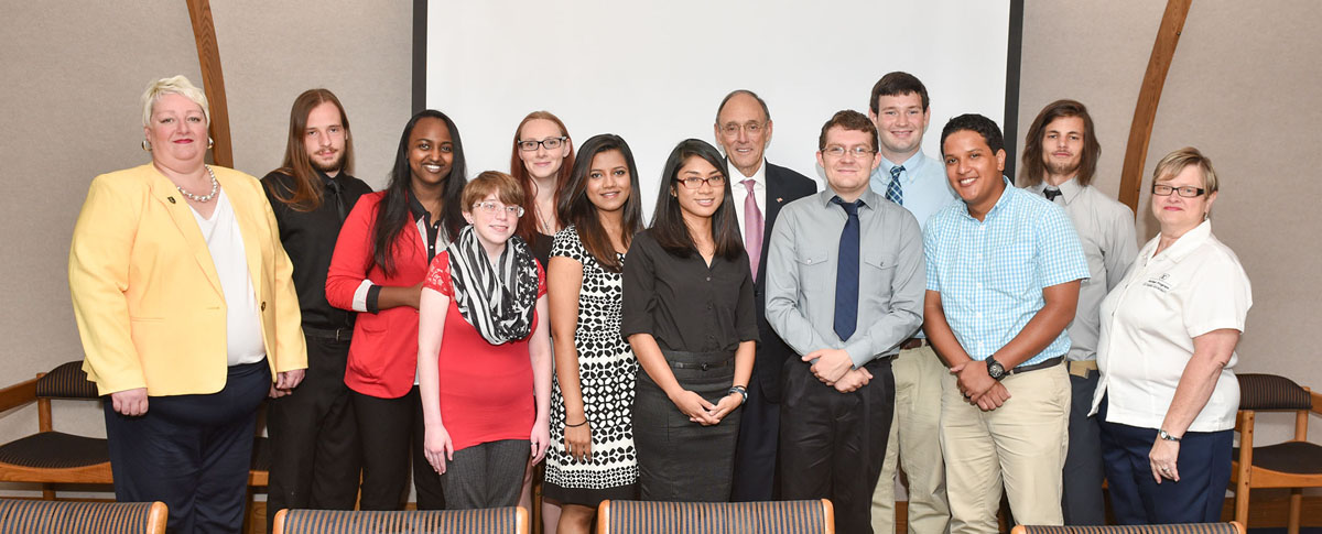 Congressman Phil Roe poses with TRiO Program members