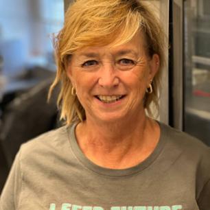 Photo of  Karen Jennings Cafeteria Assistant